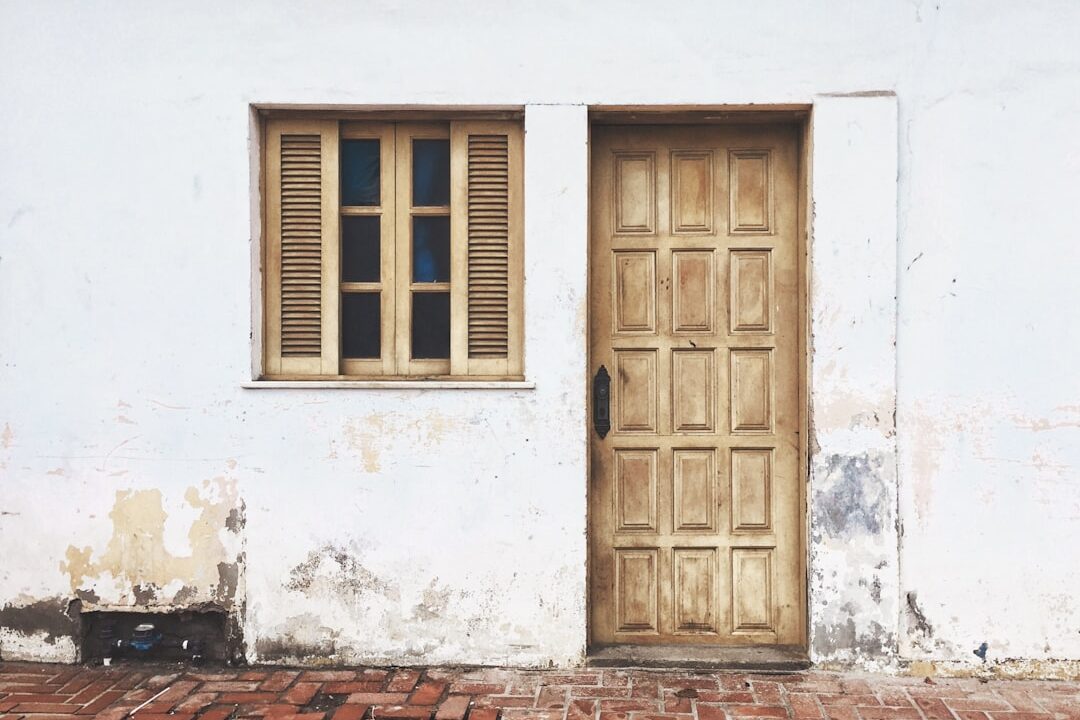 Photo wooden door